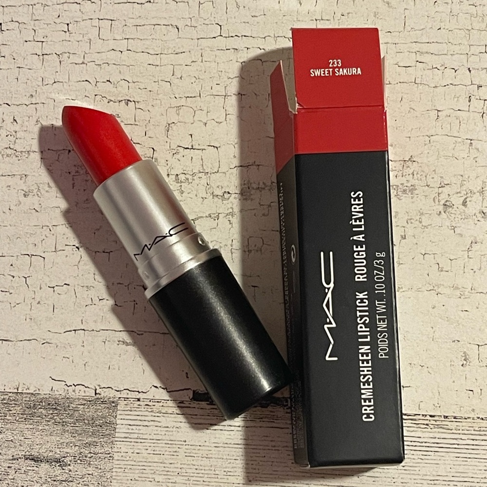 MAC COSMETICS SWEET SAKURA LIPSTICK LIP CARE RED CREMESHEEN